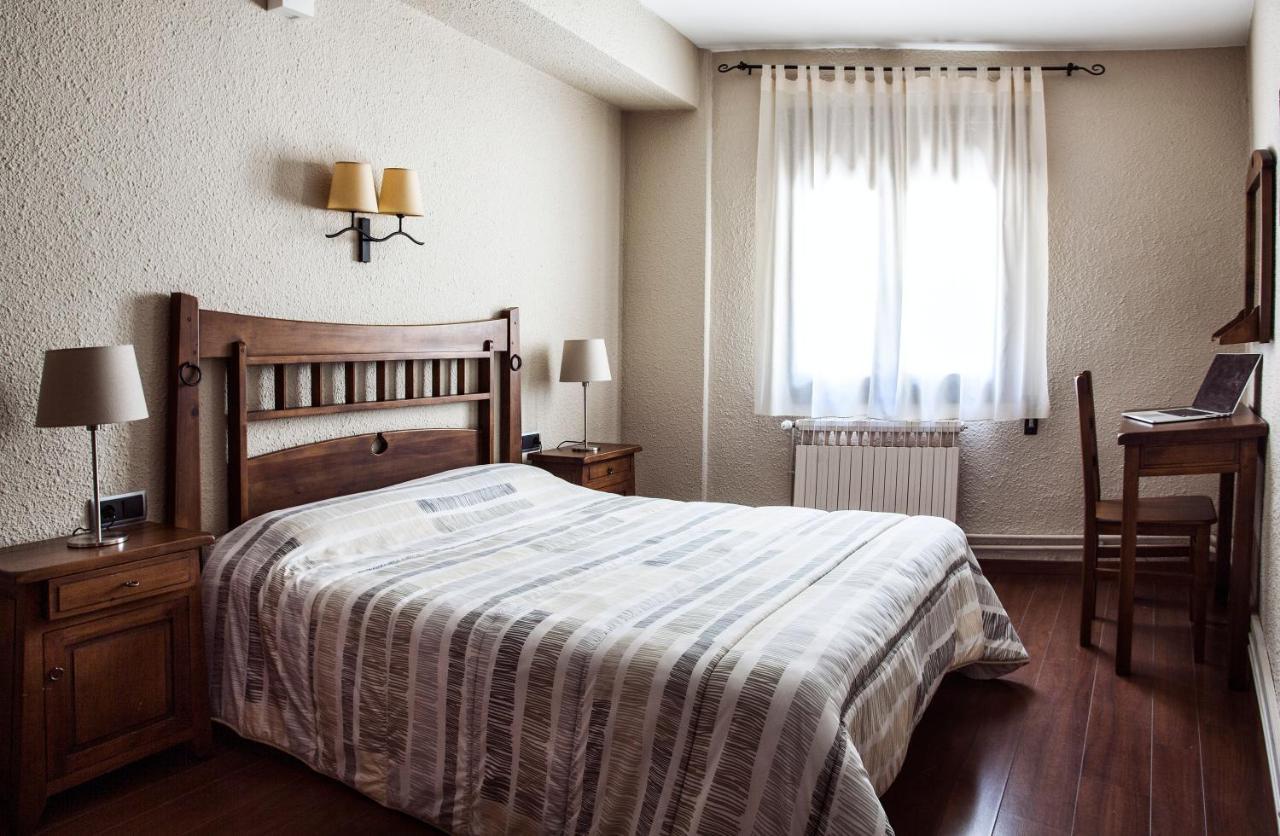 Hostal La Placa Erill la Vall Exterior photo